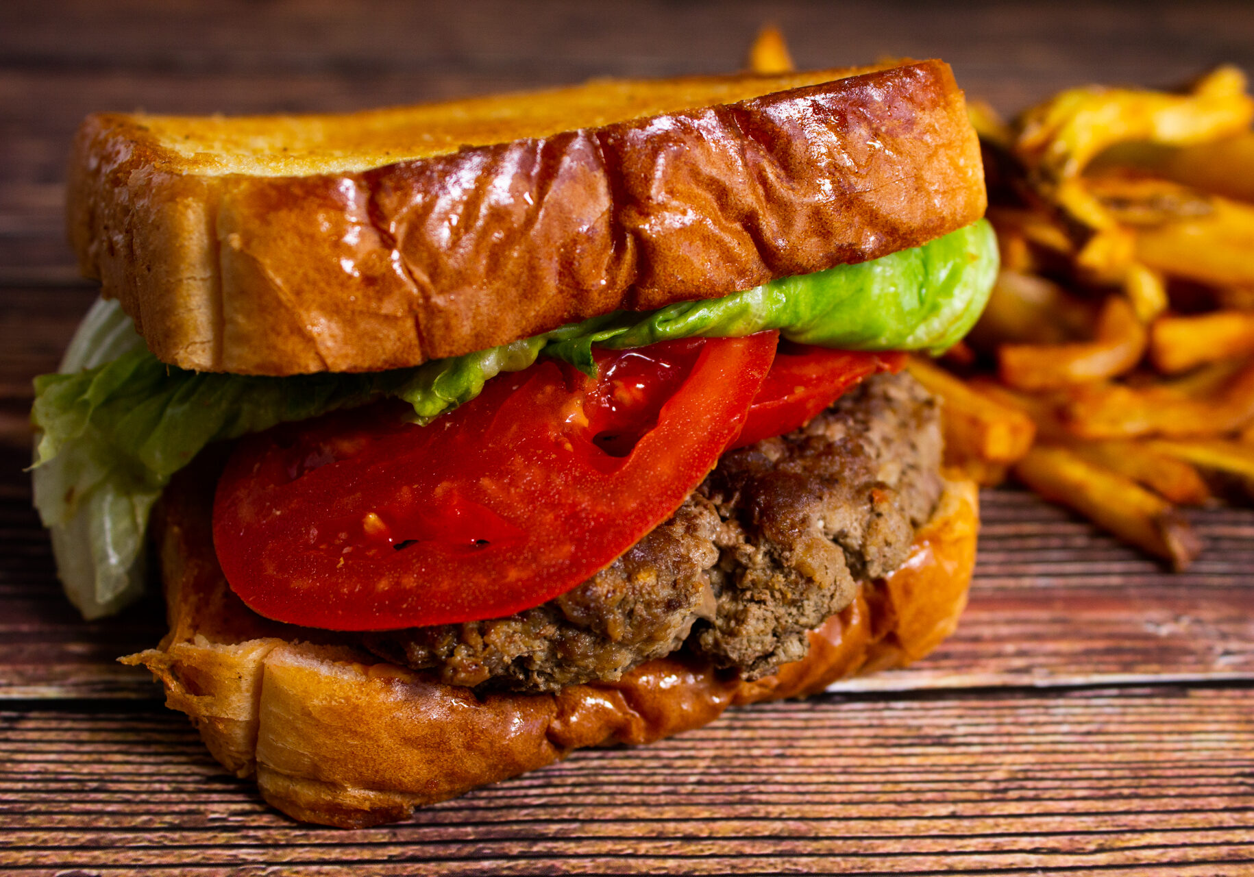 202202_Grandpappy's_(US_441)_Hamburger Food Photography Example of a Sandwhich. Hamburger on Texas style Toast. Example of Food Photography for DoorDash, Uber Eats, Pop Menu, and photography for delivery service apps.